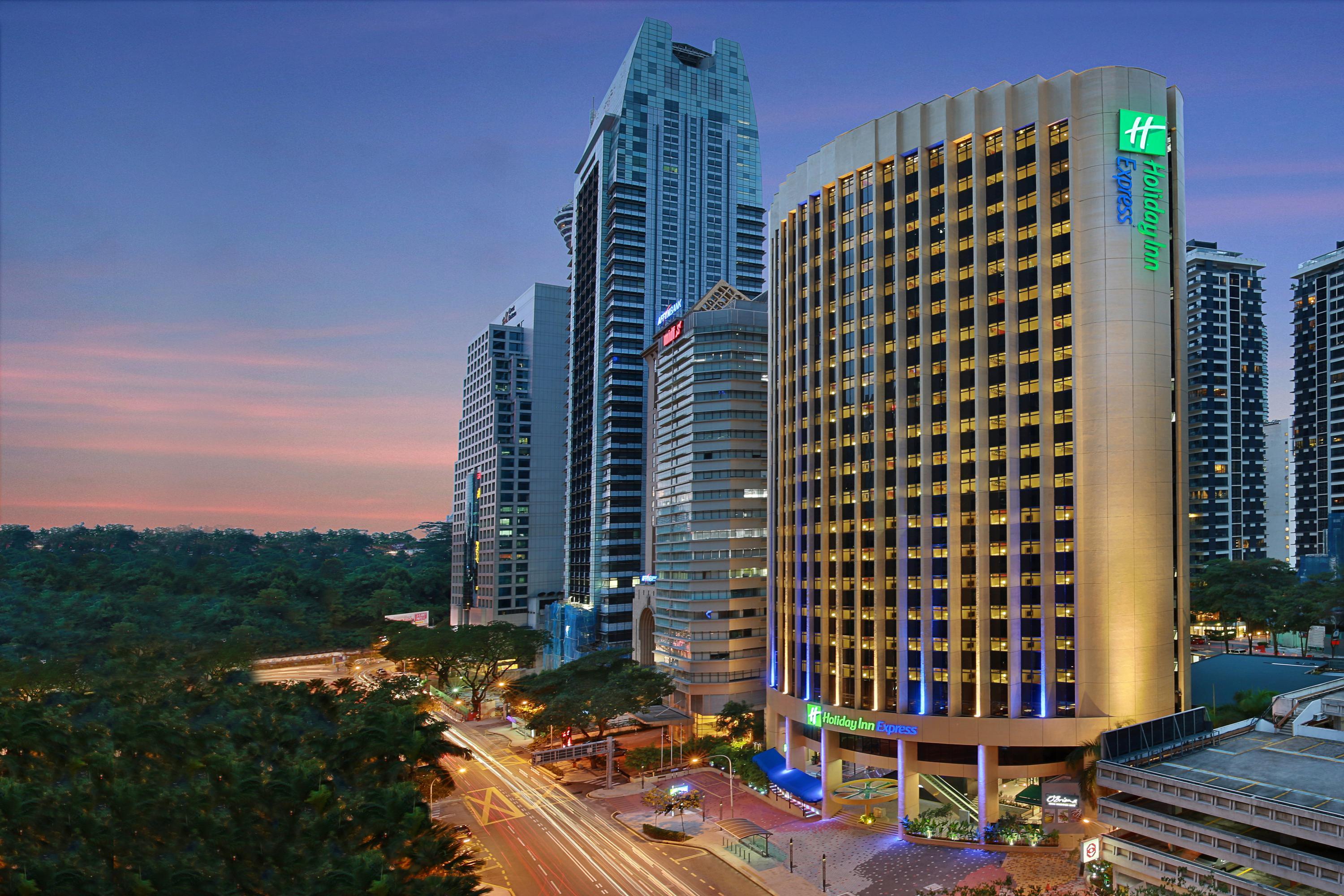 Hotel in Malacca to Hotel in Kuala Lumpur by Car